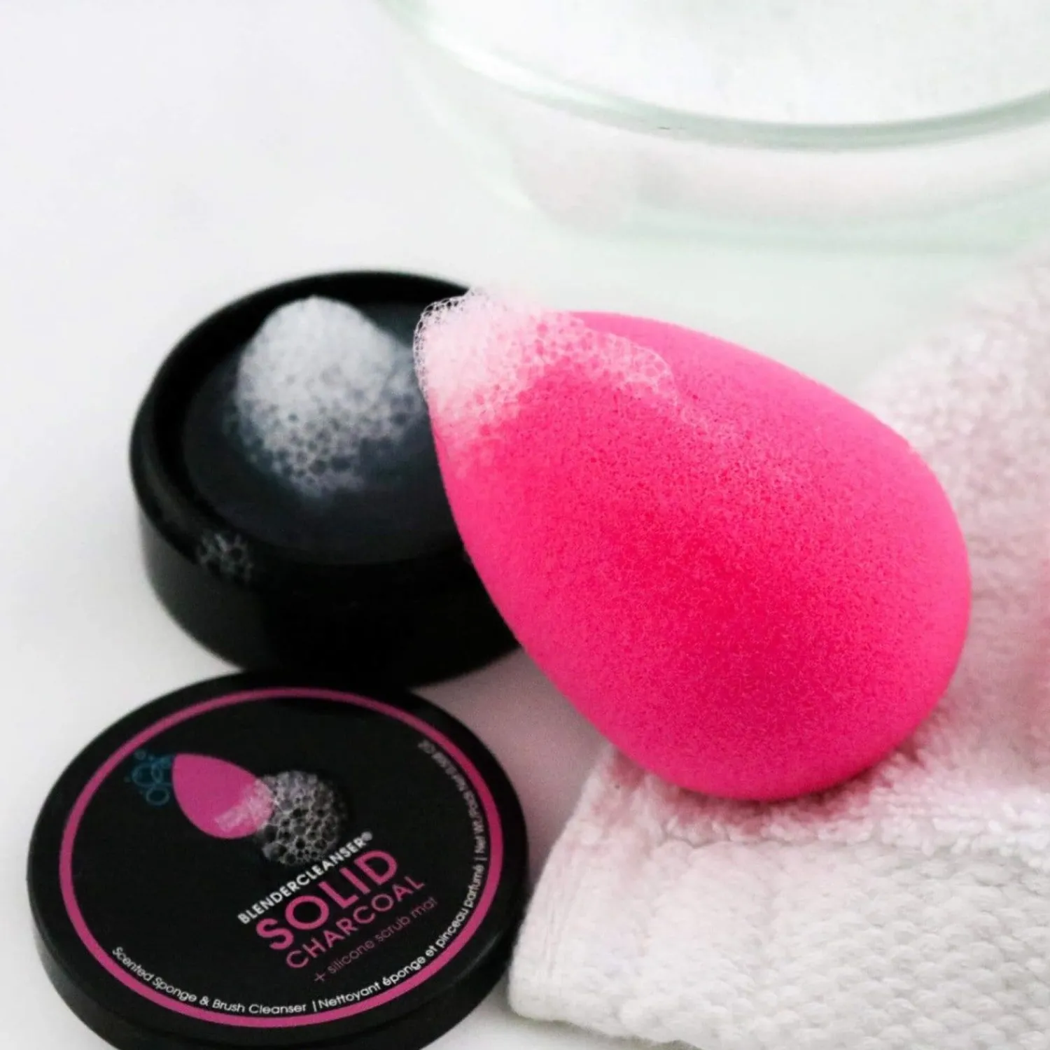 The original beautyblender De Originele Beautyblender Blendercleanser Solid Charcoal