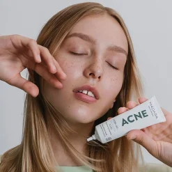 MÁDARA Madara Acne Hydra-Derm Fluide Voor Behoud Van De Vochtbalans