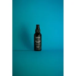 NYX Professional Makeup Pride Makeup Make-Up Setting Spray Maxi Matte Finish