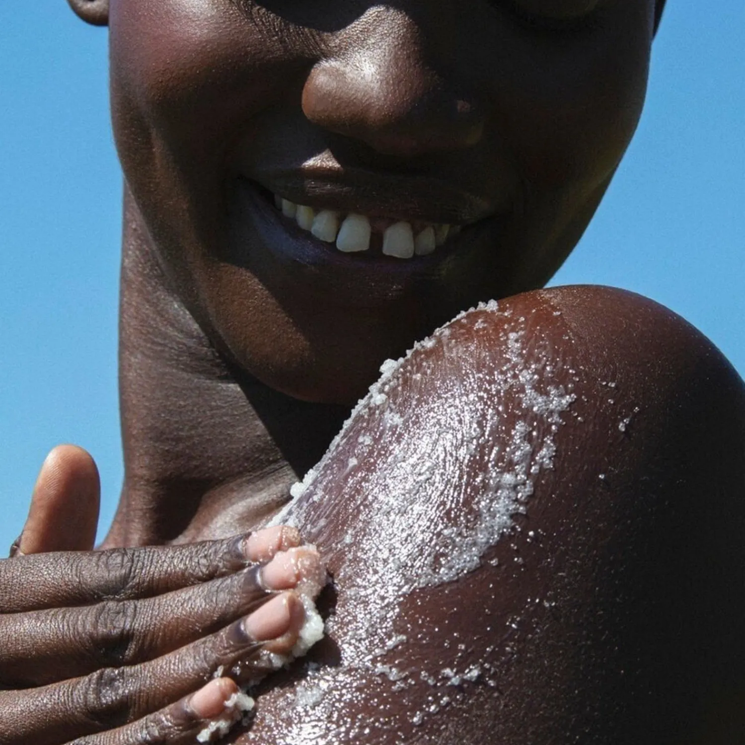OUAI St. Barts Hoofdhuid- En Bodyscrub